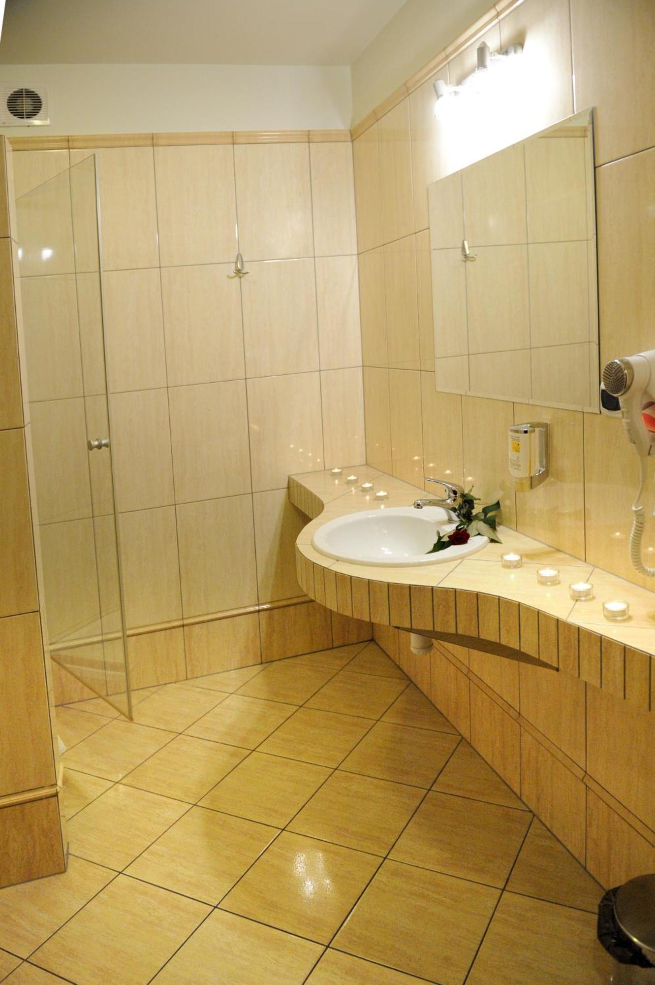 Hotel Czardasz Koziegłowy Eksteriør bilde