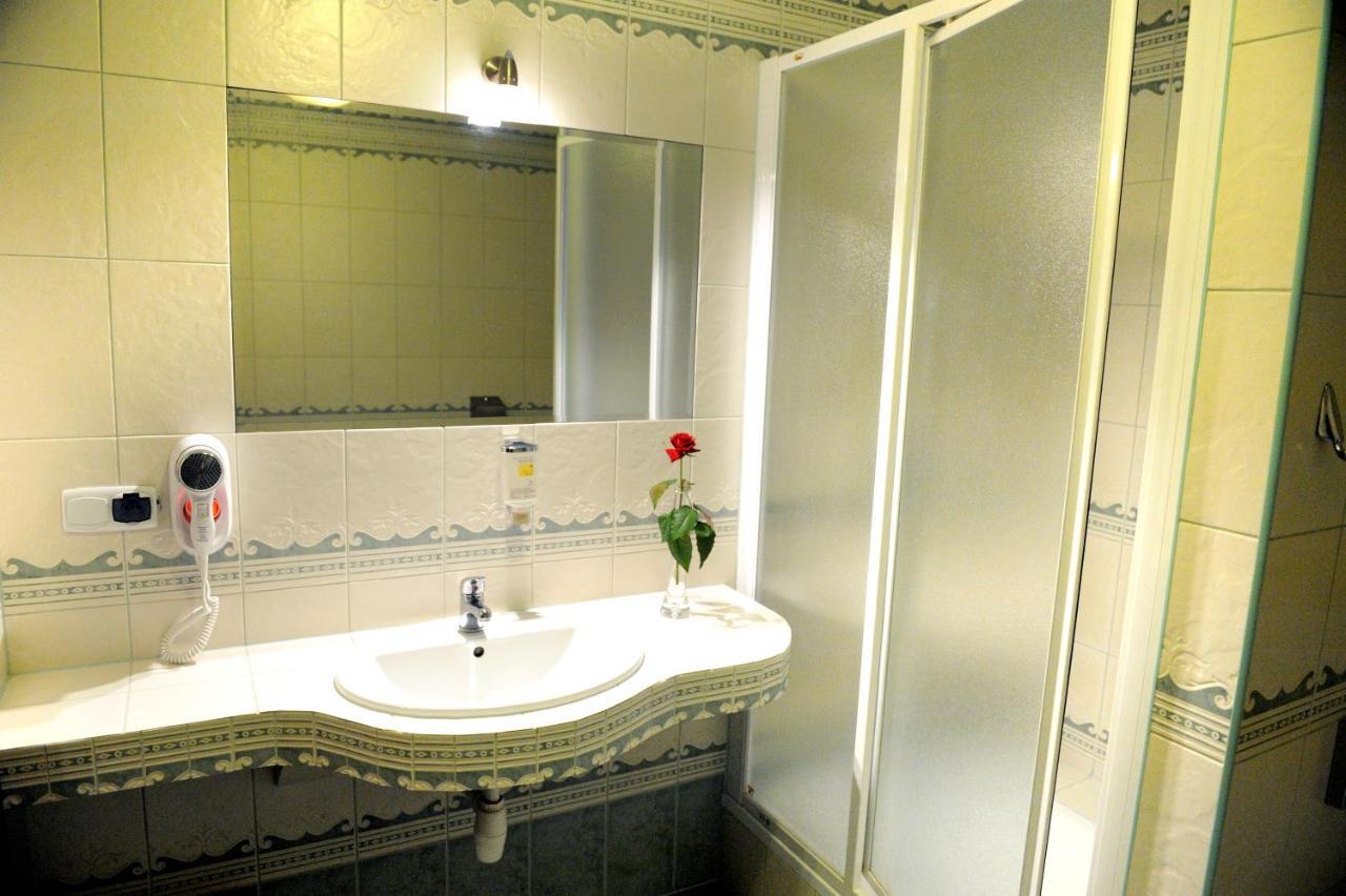 Hotel Czardasz Koziegłowy Eksteriør bilde